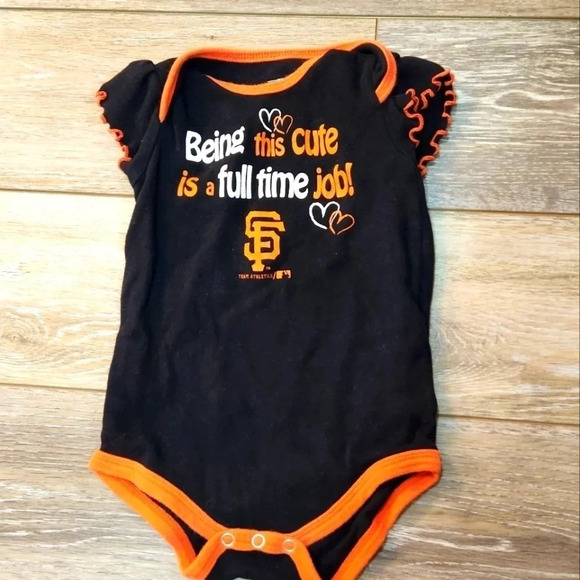 4/25Sale!💕Giants baby onesie size 18 months - Picture 1 of 4